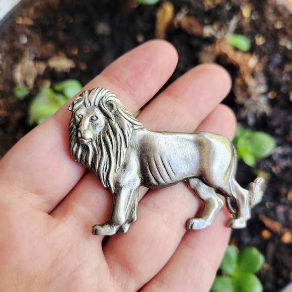 Vintage Silver Lion Lapel Brooch Pin - Picture 2 of 6